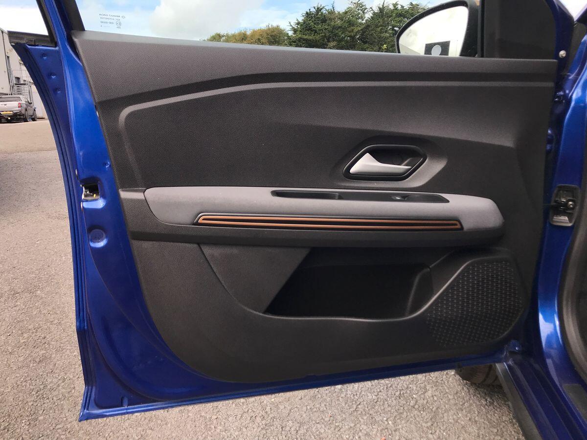 Dacia Sandero view 17