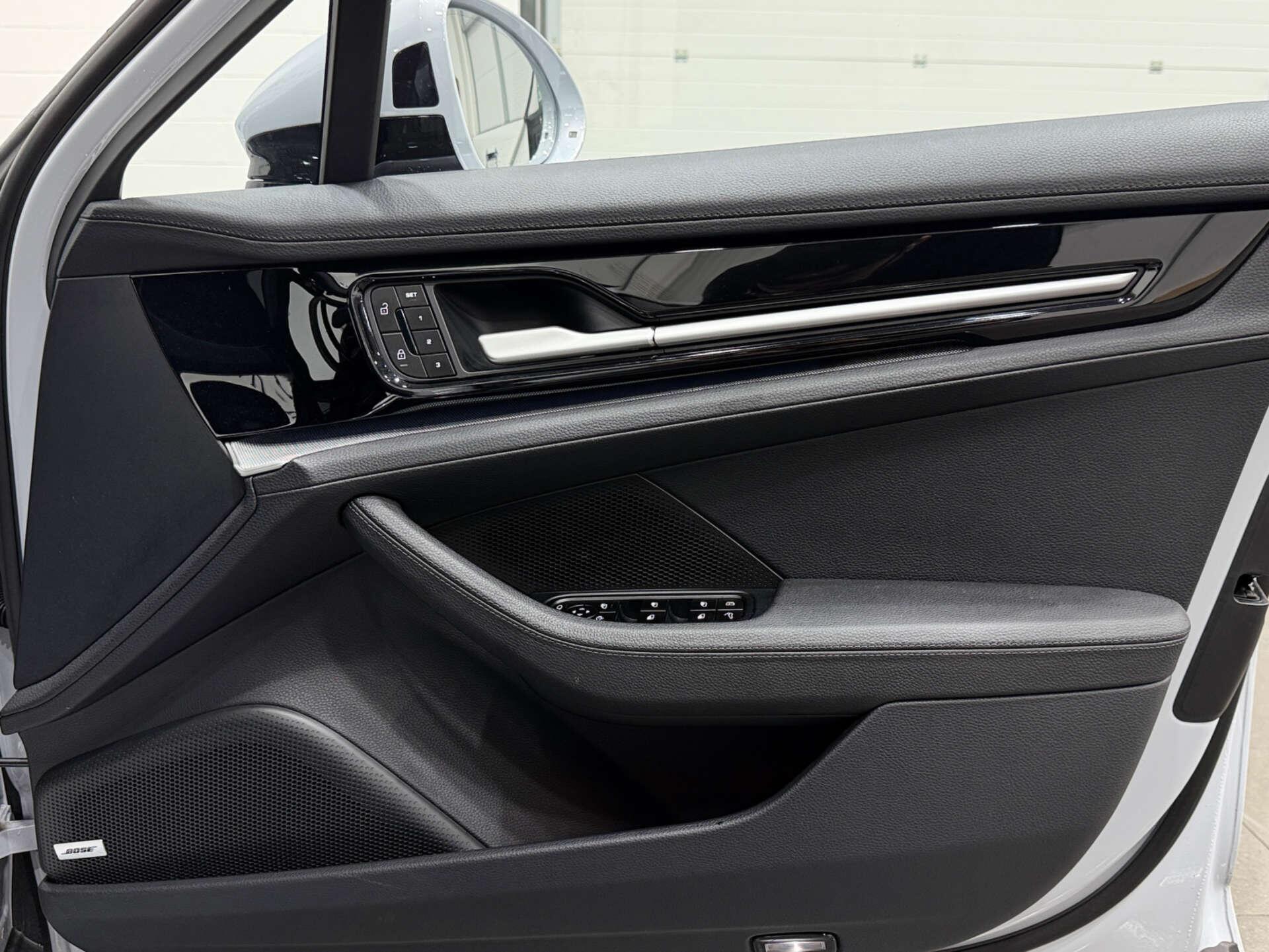 Porsche Panamera view 44