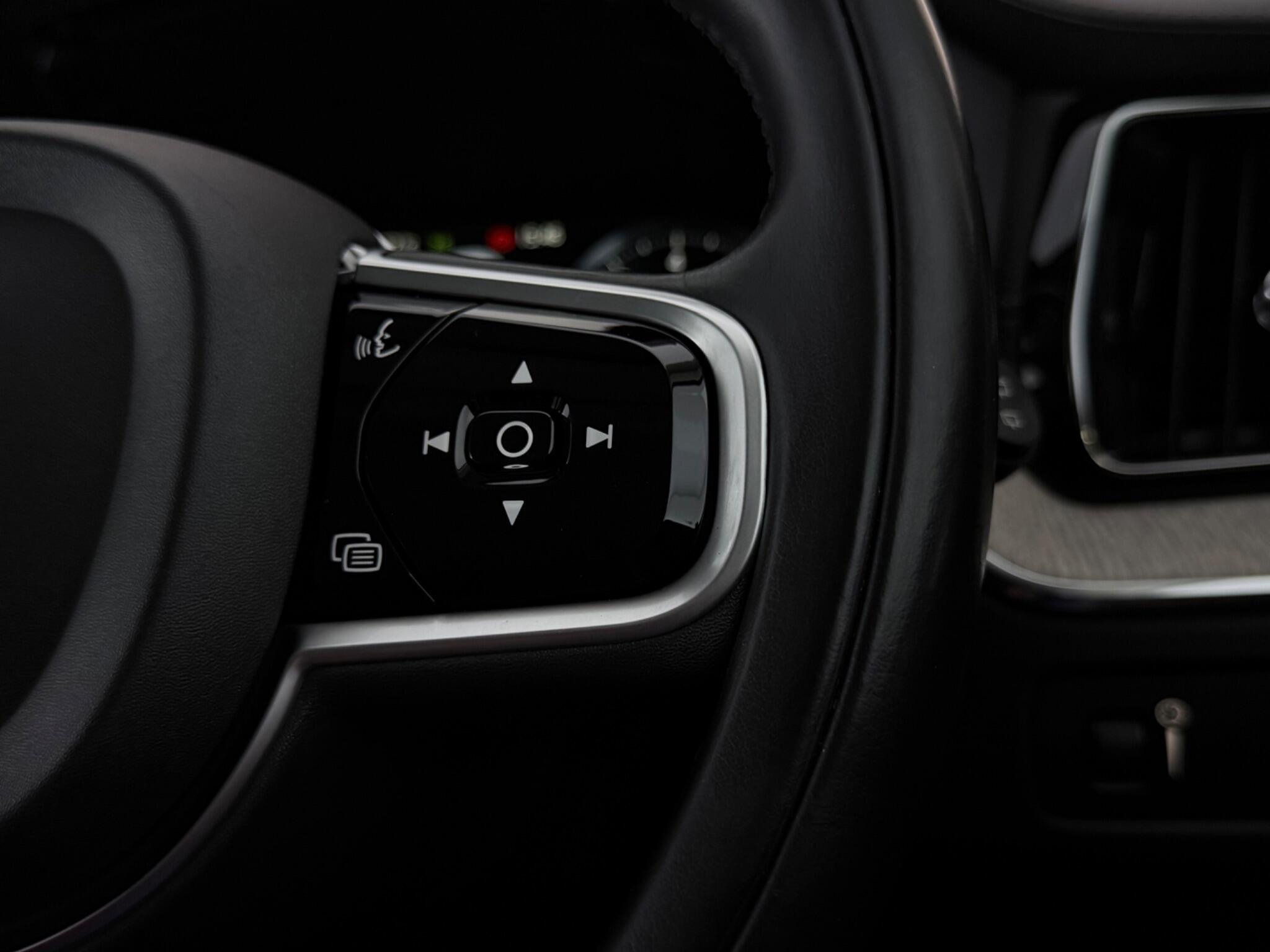 Volvo XC60 view 16