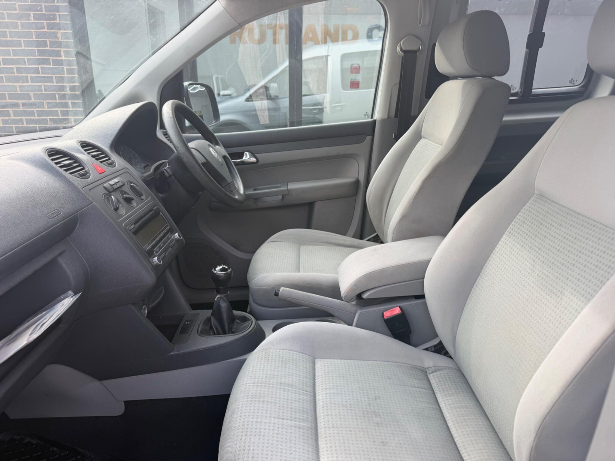 Volkswagen Caddy Maxi Life view 15