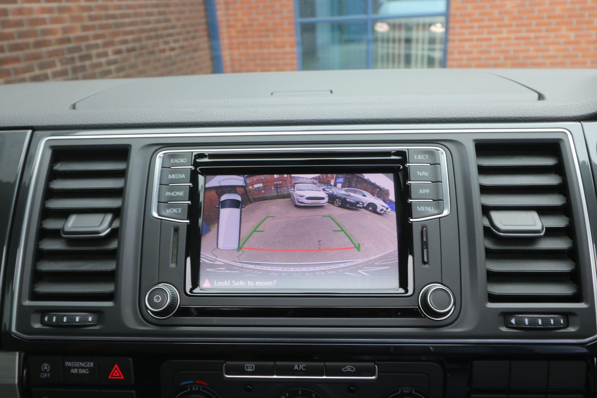 Volkswagen Transporter view 22