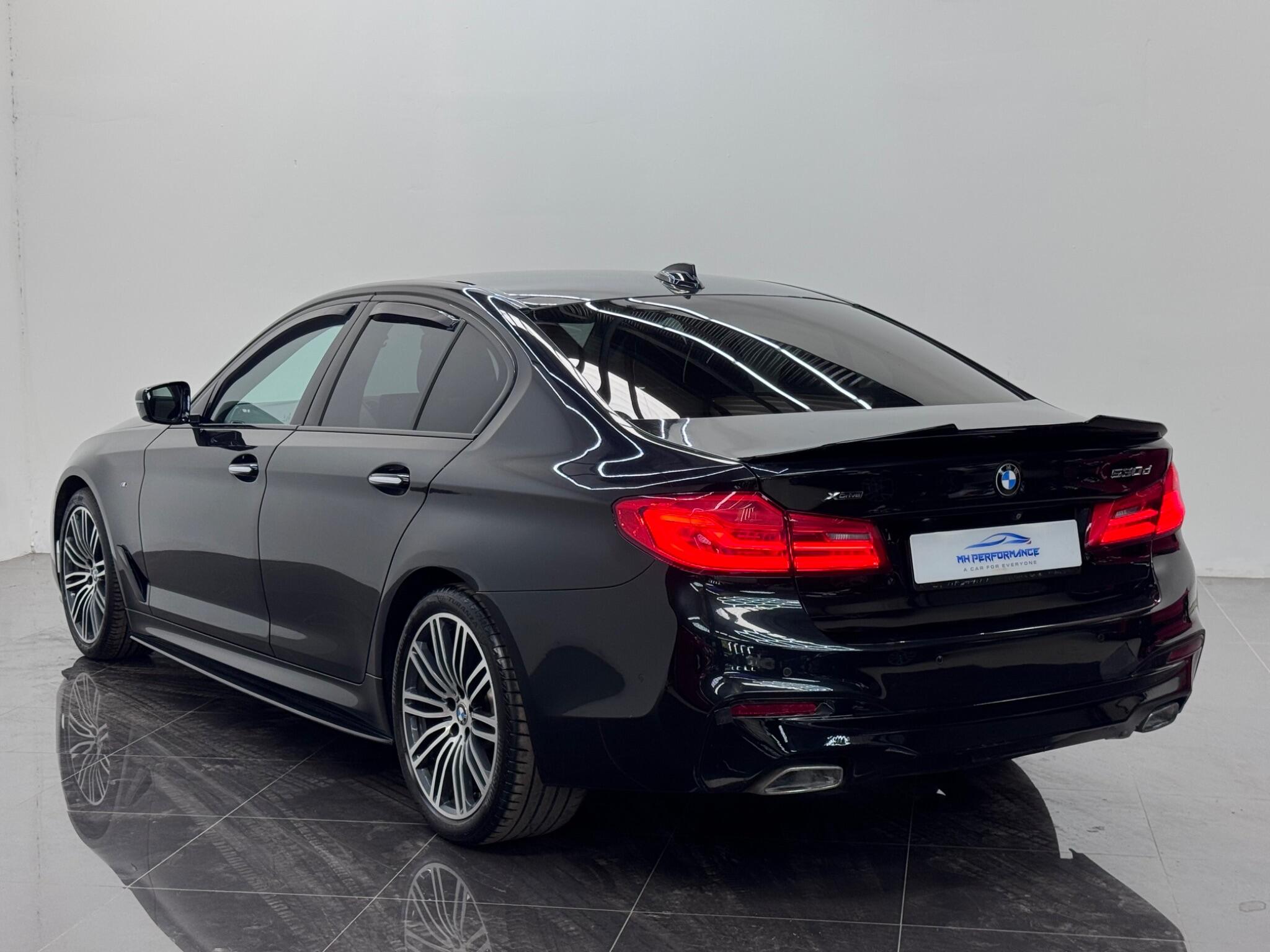BMW 5 Series view 6
