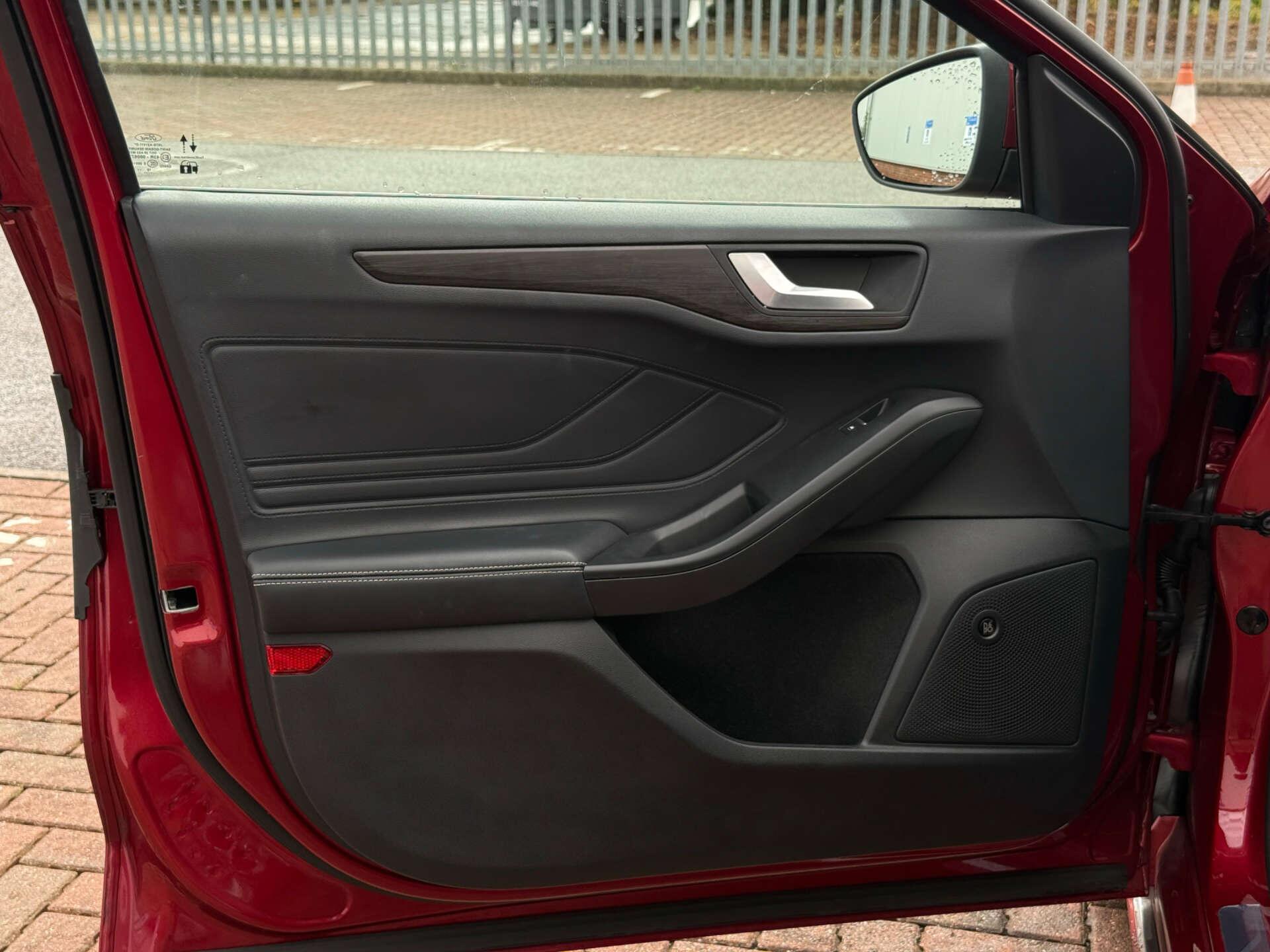 Ford Focus view 44