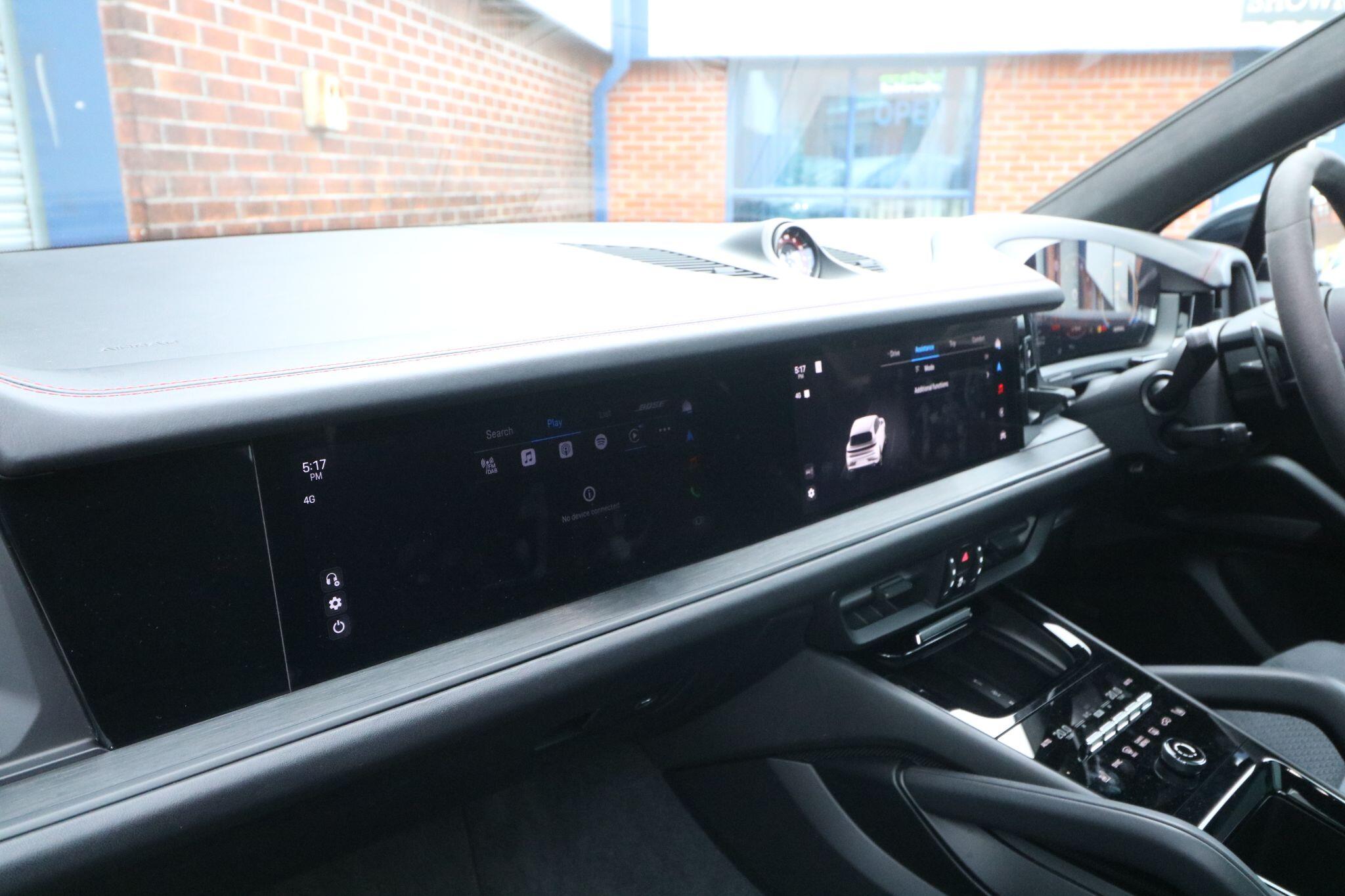 Porsche Cayenne view 32