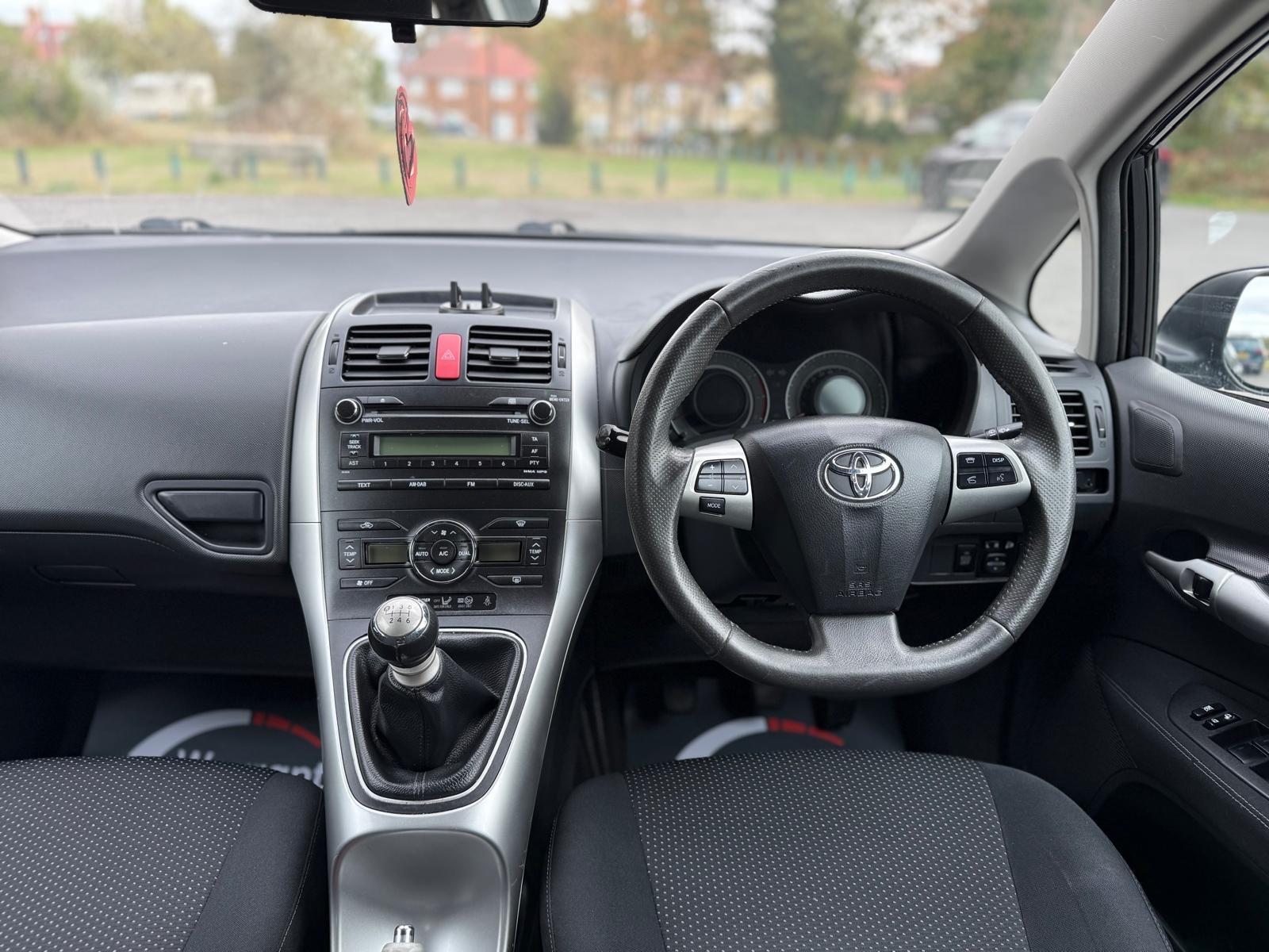Toyota Auris view 22