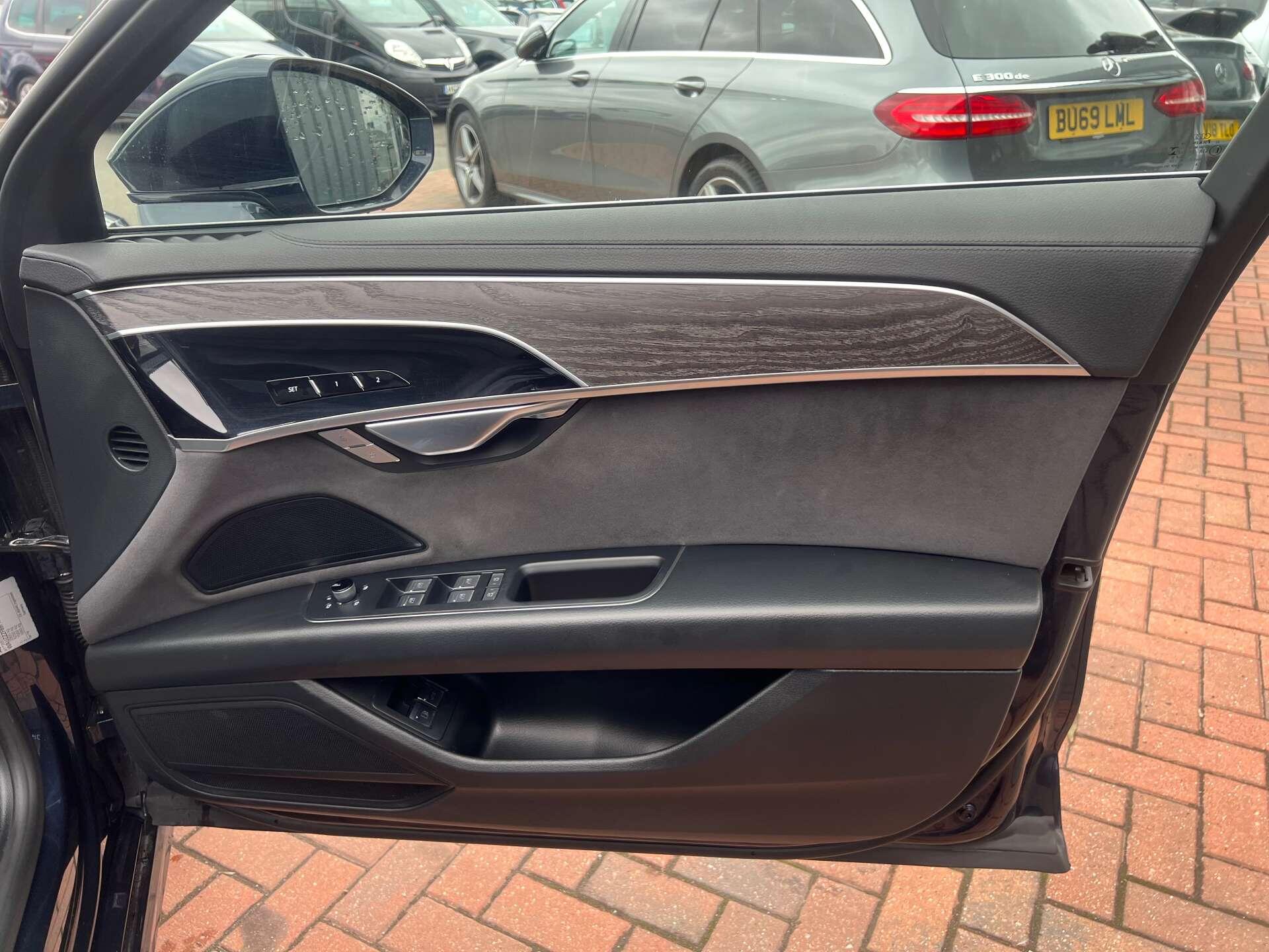 Audi A8 view 55