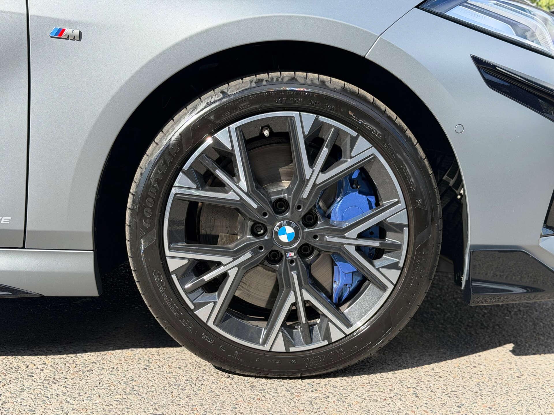 BMW 1 Series view 8