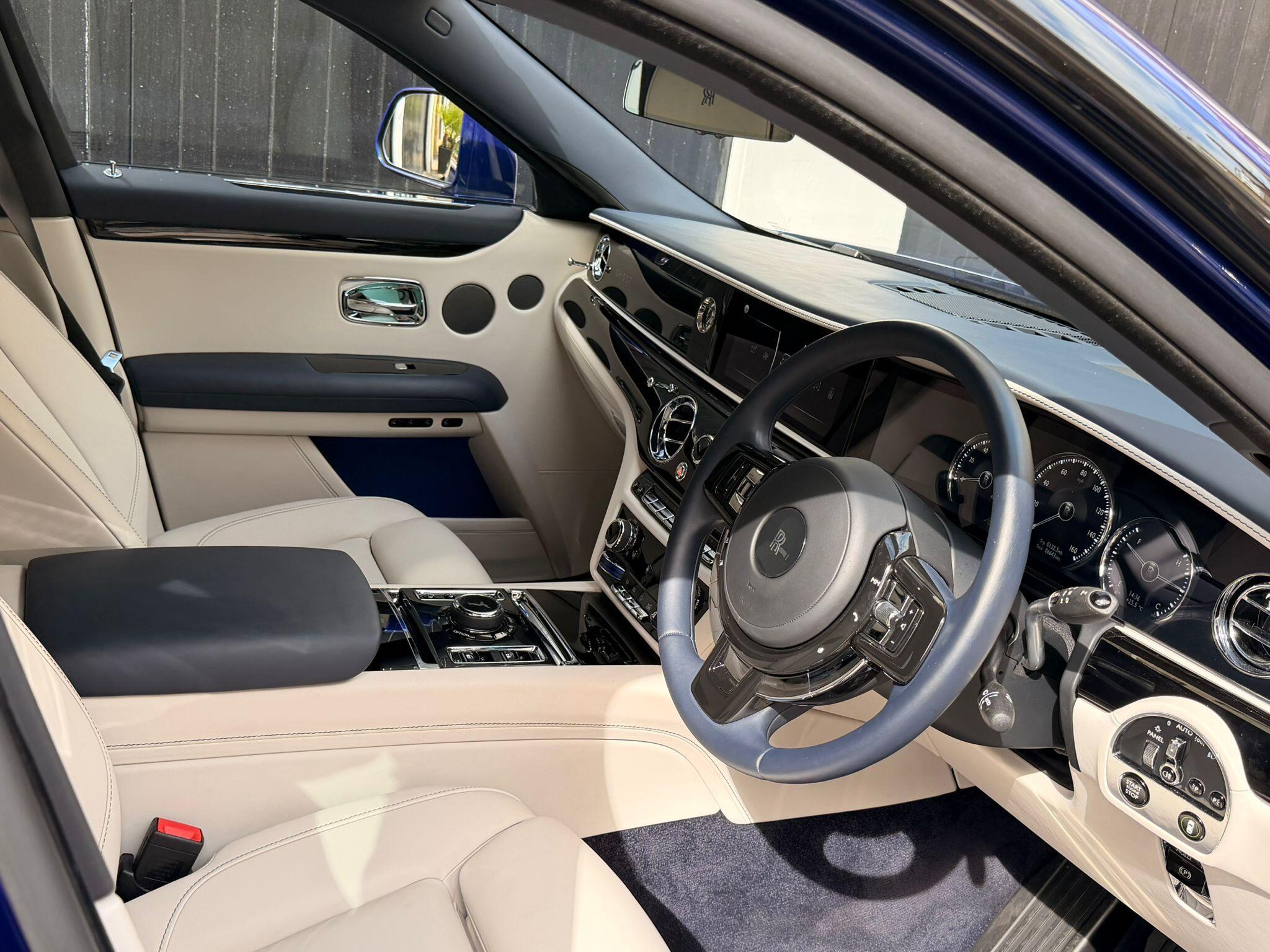 Rolls-Royce Ghost view 19