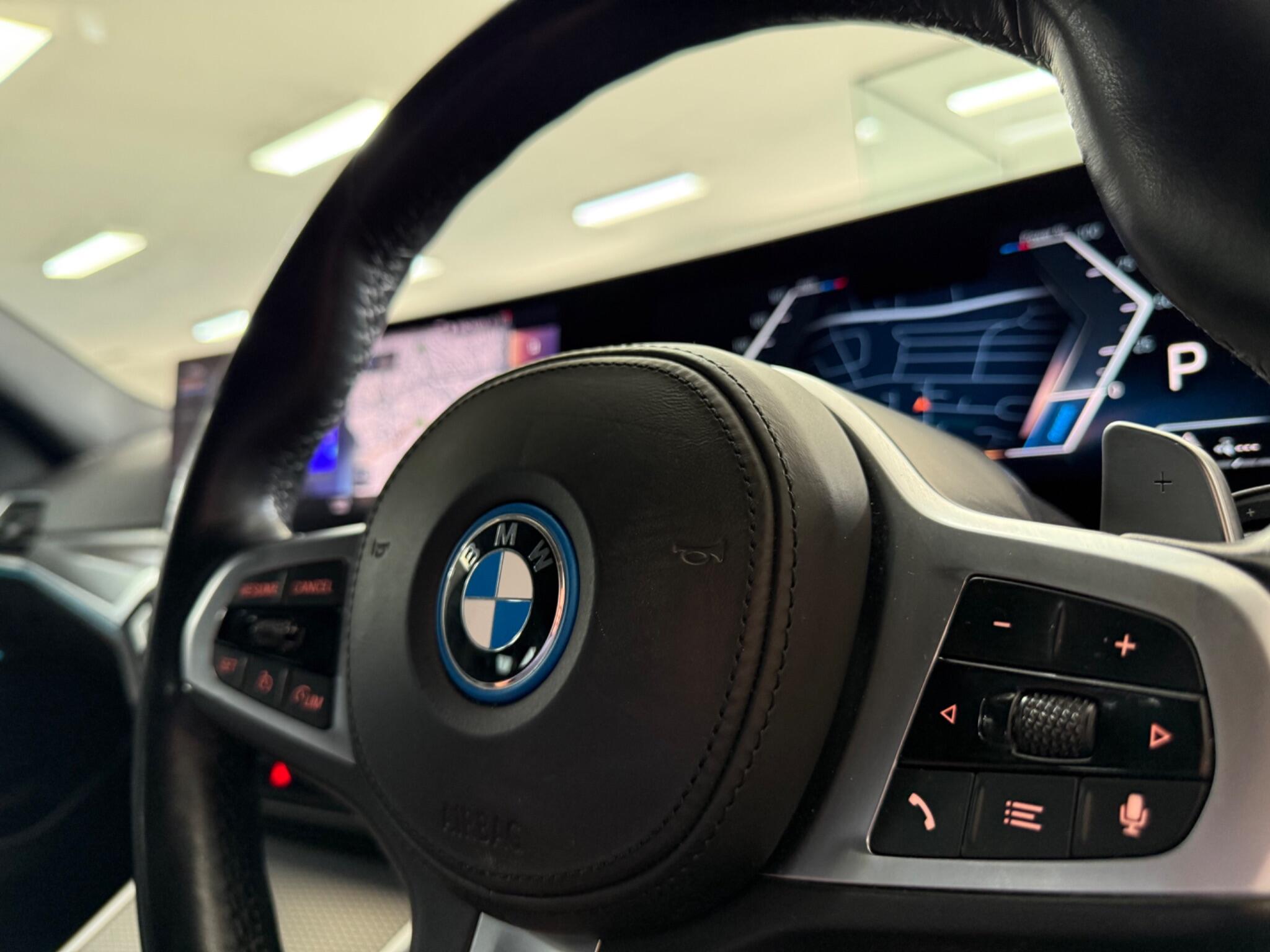 BMW 3 Series view 26