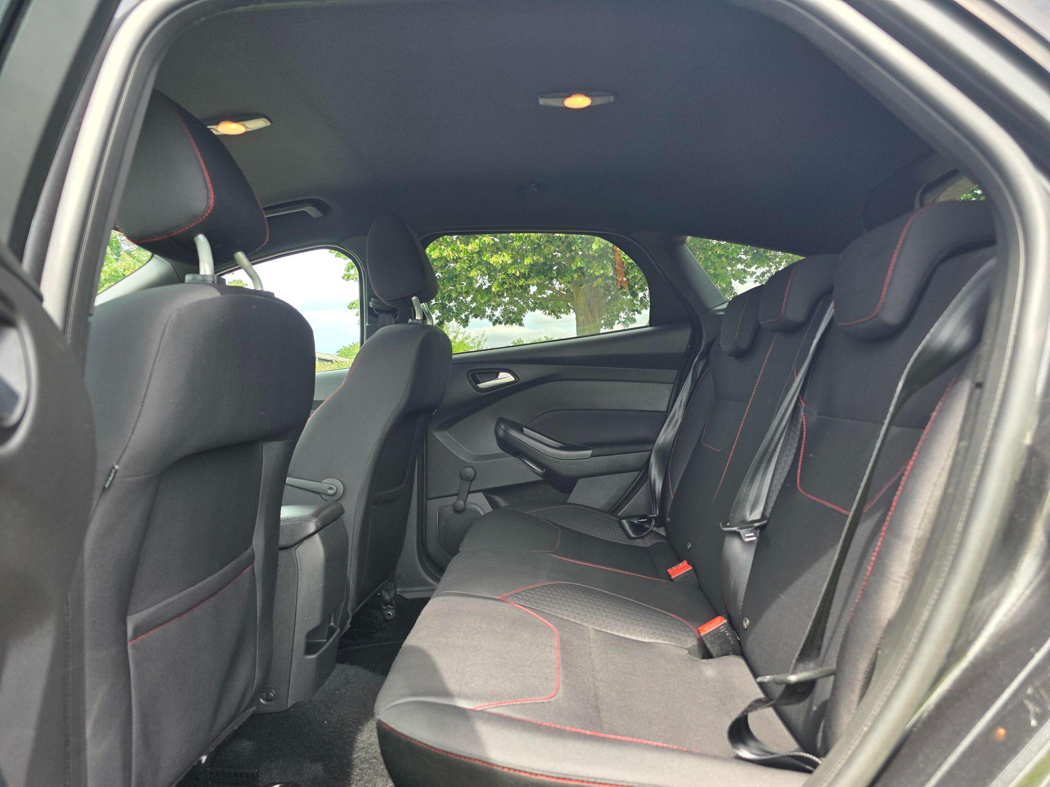 Ford Focus view 25