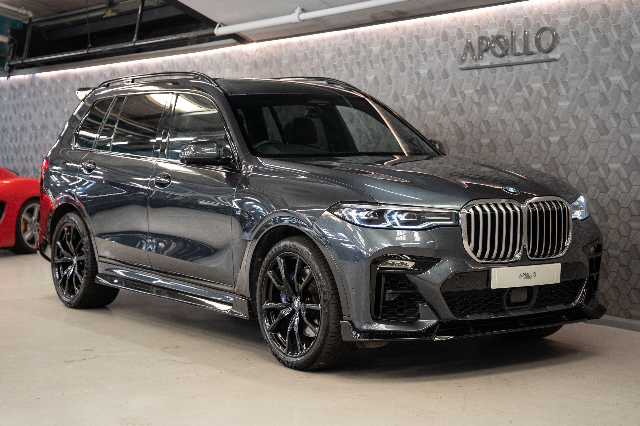 BMW X7 view 6