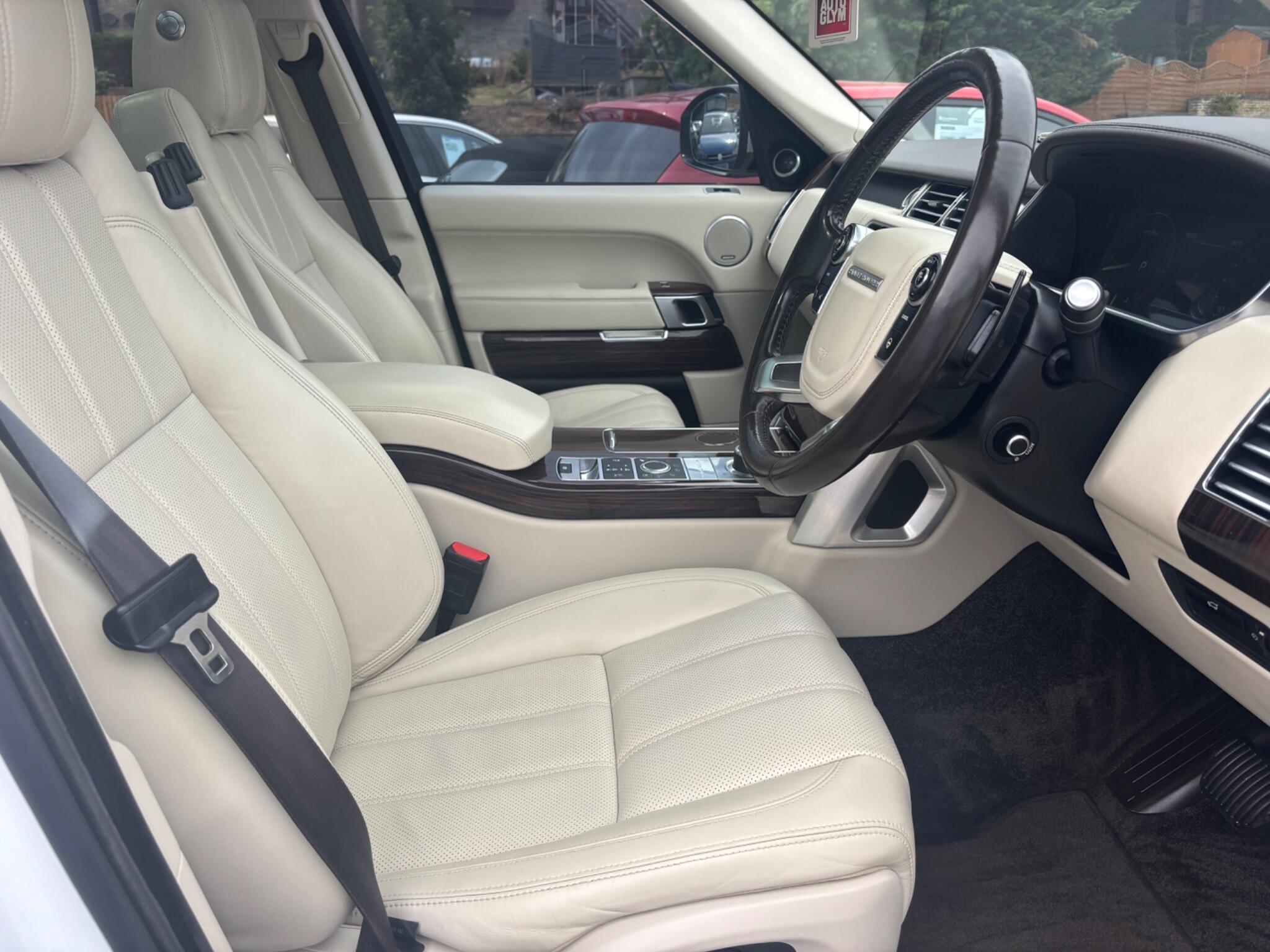 Land Rover Range Rover view 12