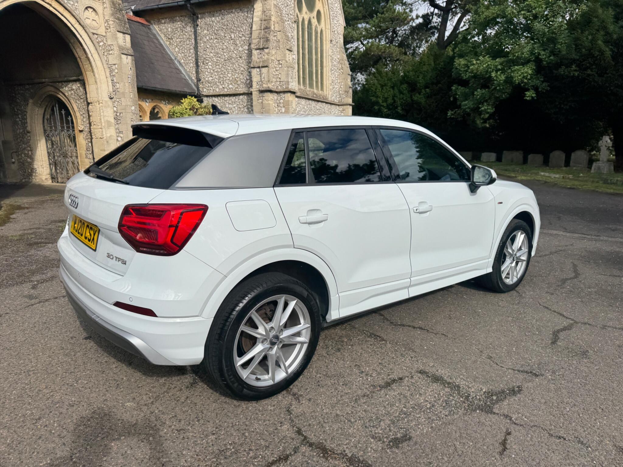Audi Q2 view 21