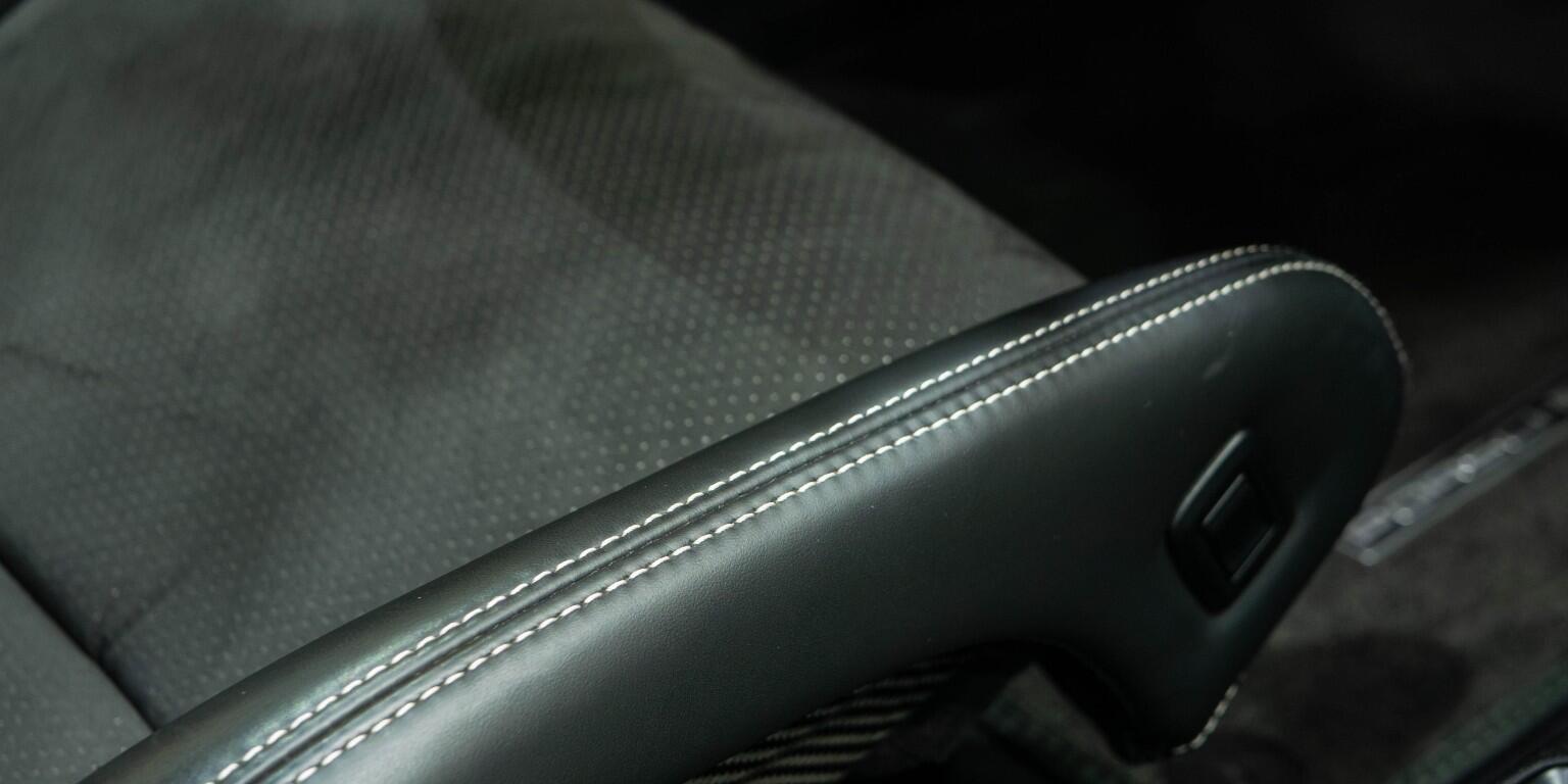 Porsche 911 view 22
