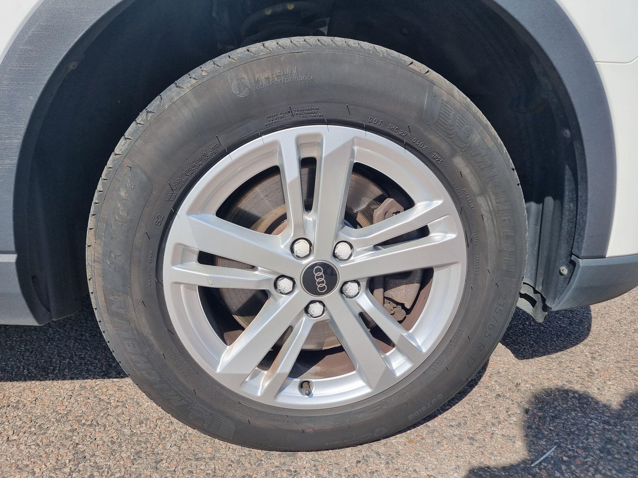 Audi Q3 view 24