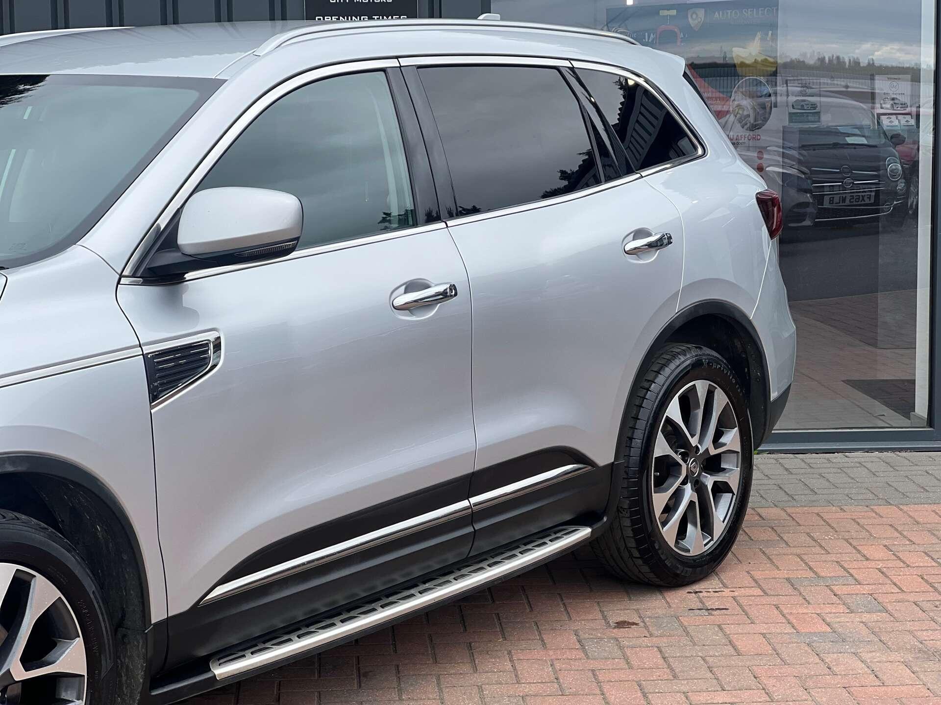 Renault Koleos view 3