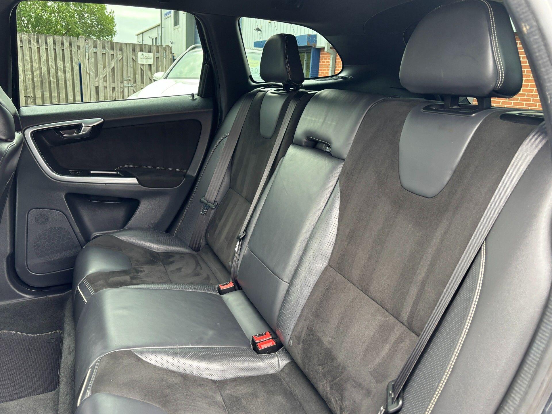 Volvo XC60 view 27