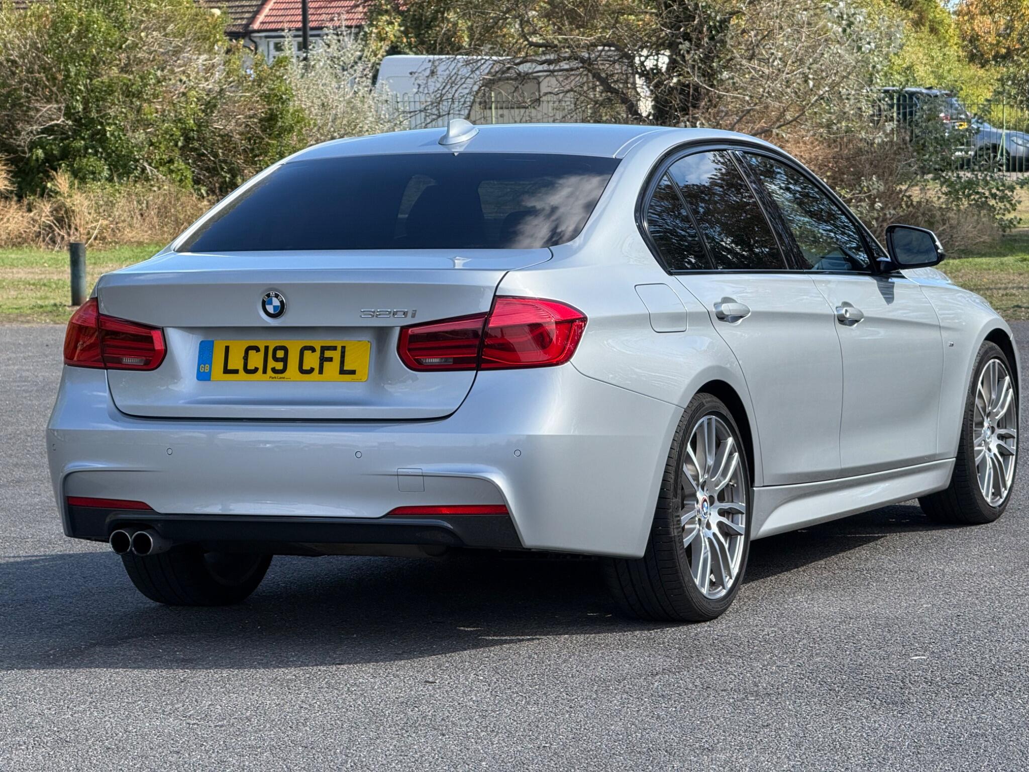 BMW 3 Series view 15