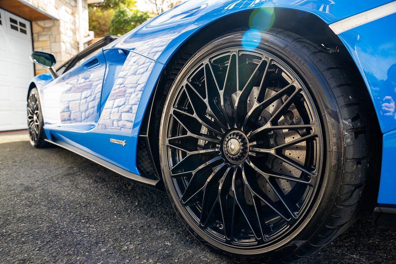 Lamborghini Aventador view 11