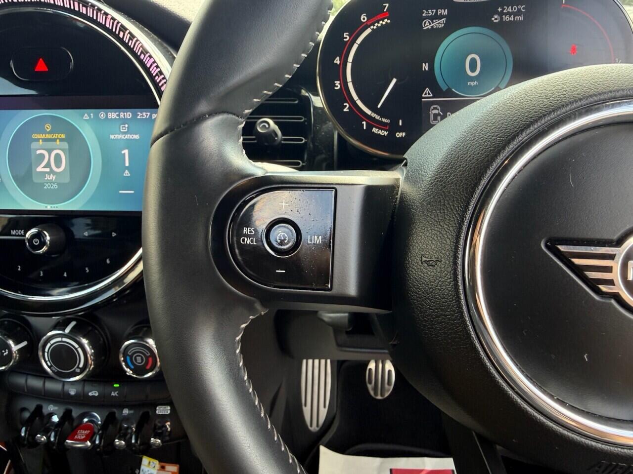 Mini Hatch view 21
