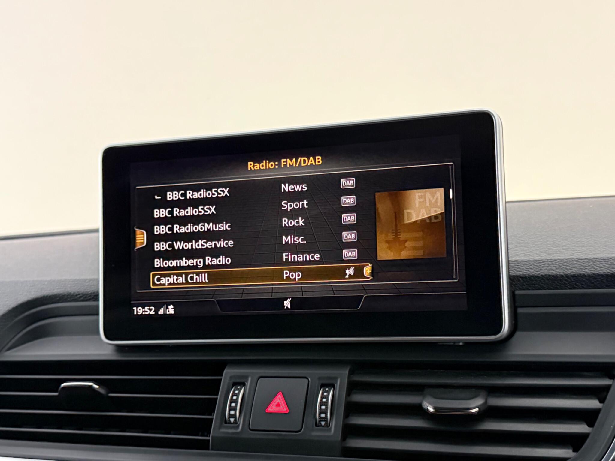Audi Q5 view 24