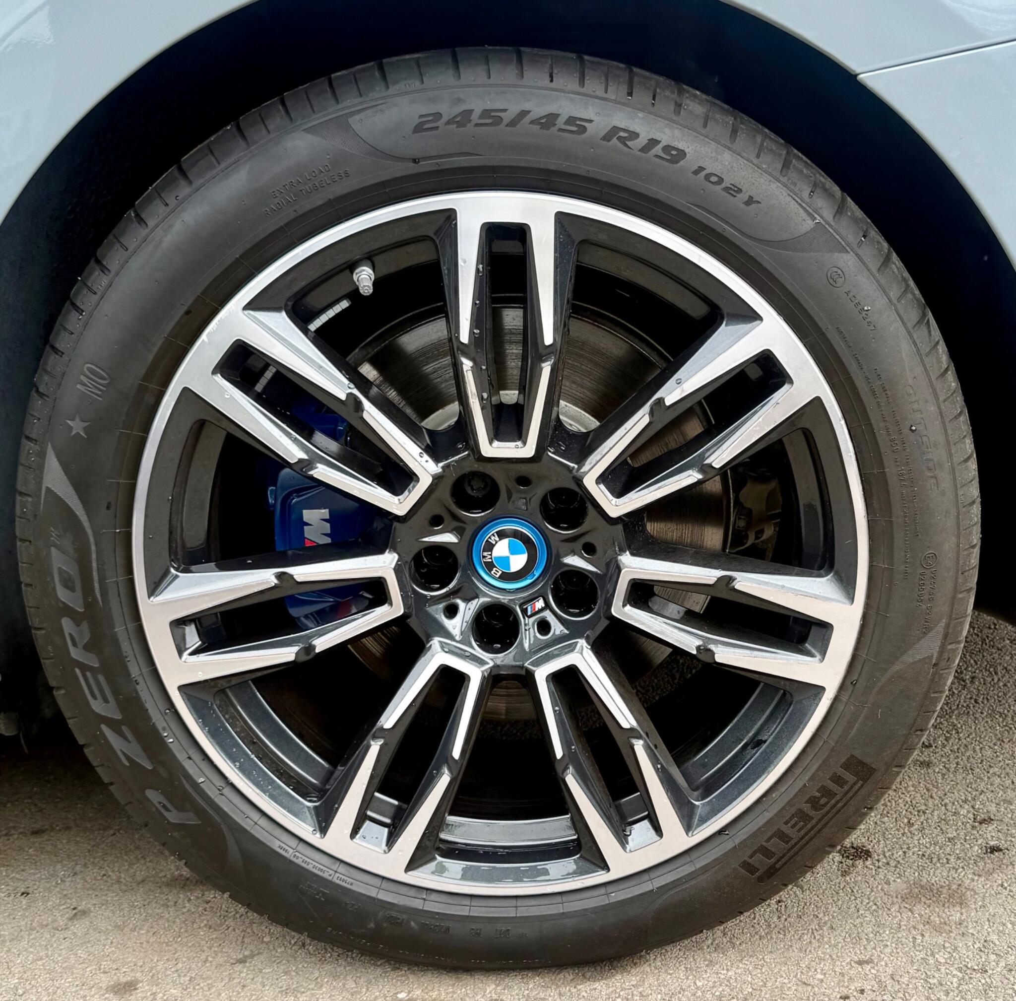 BMW I5 view 23