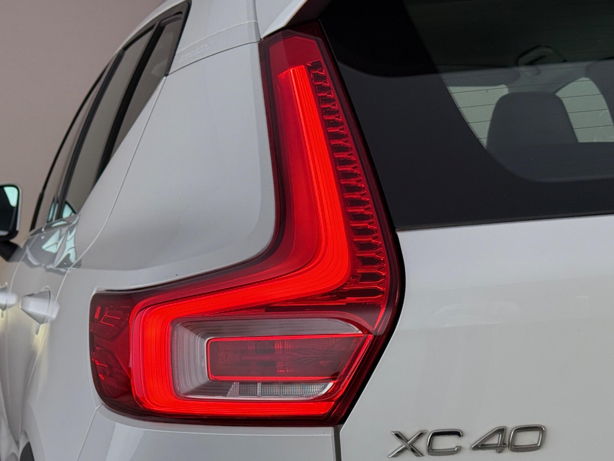 Volvo XC40 view 12