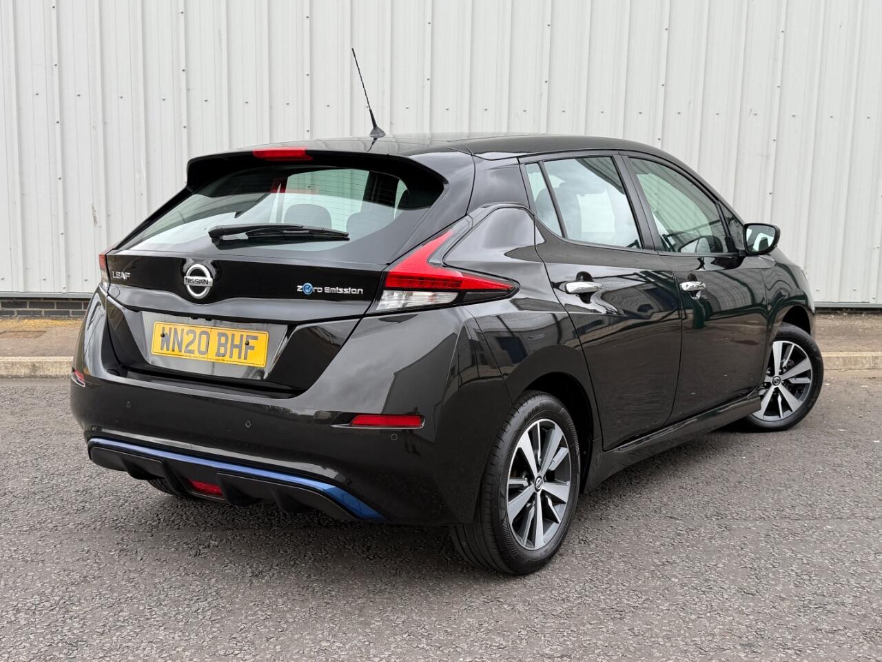 Nissan Leaf view 8