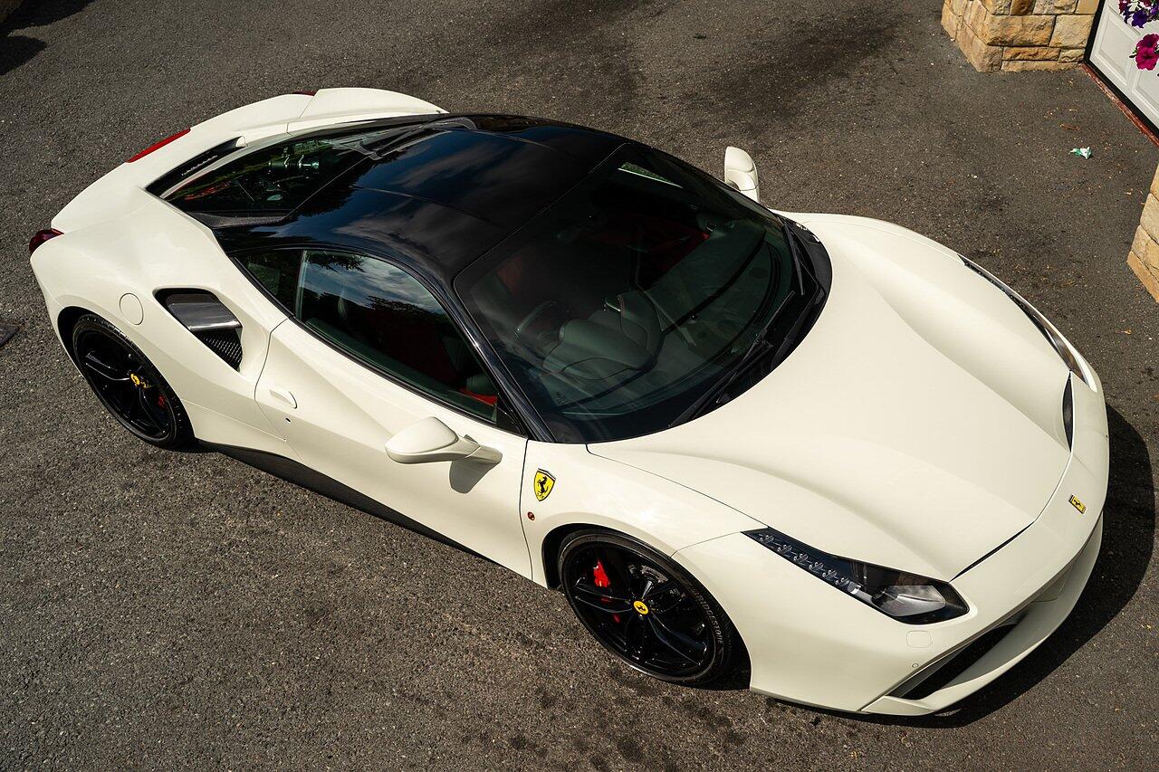 Ferrari 488 view 21