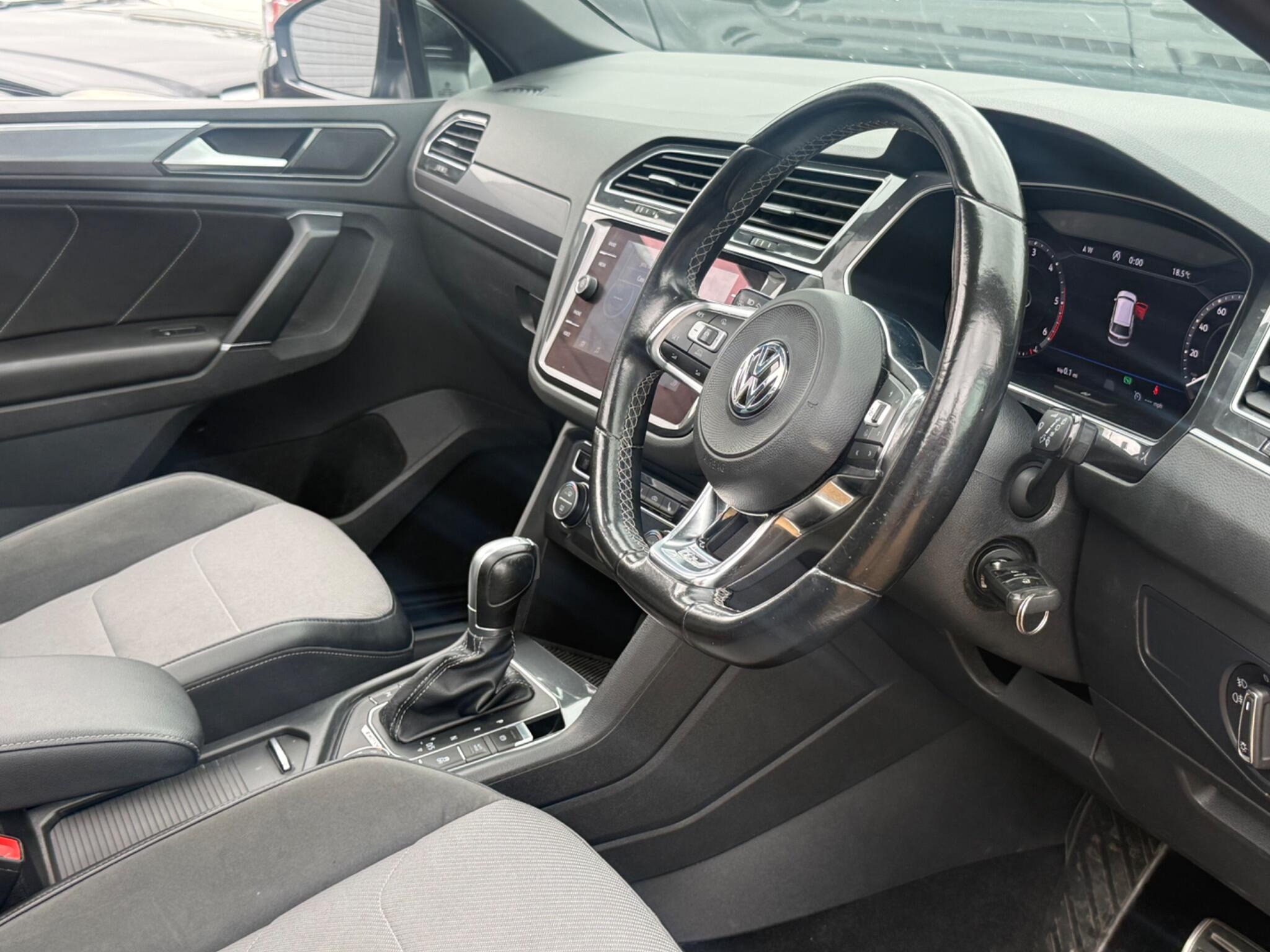 Volkswagen Tiguan view 12