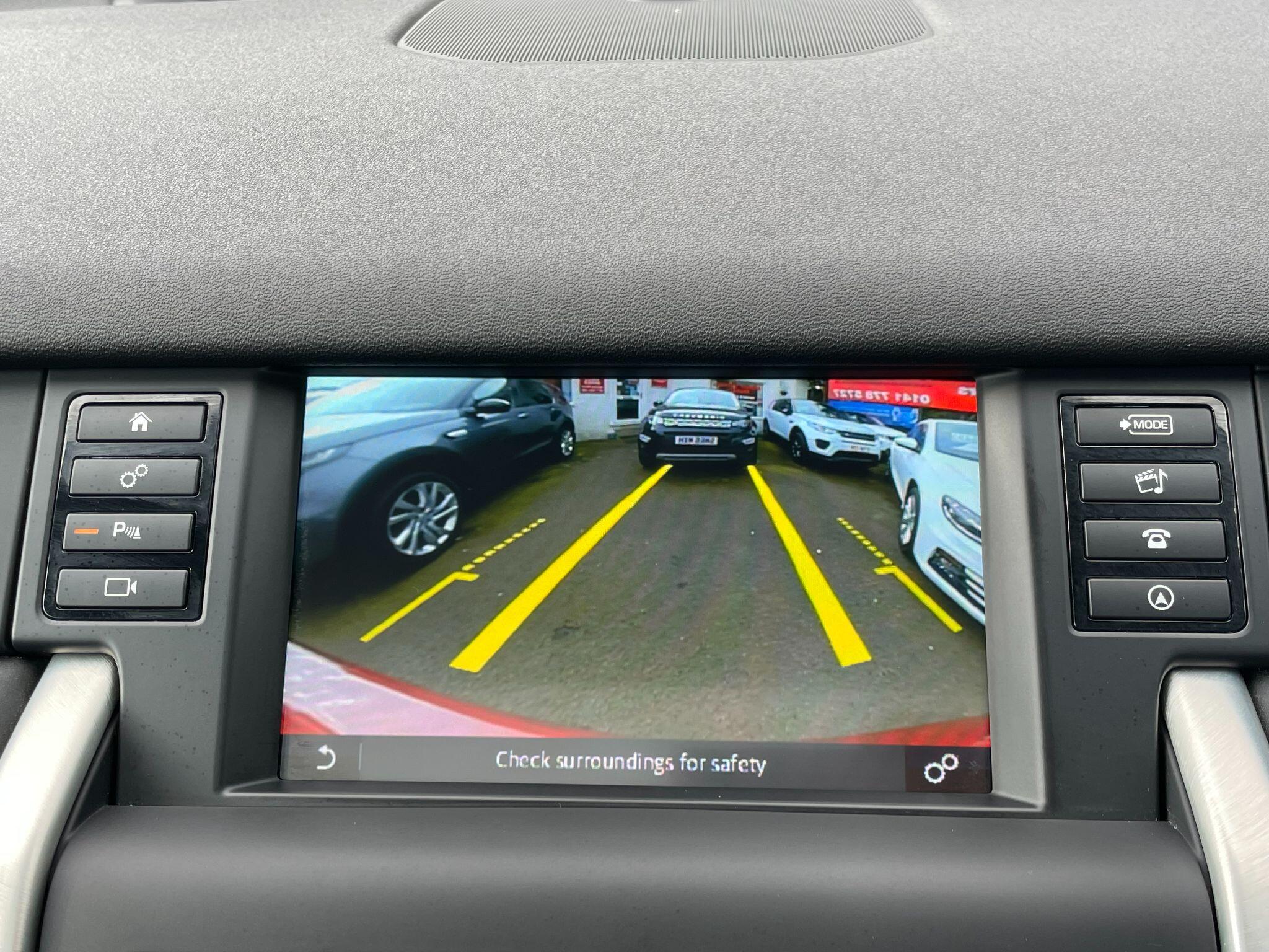 Land Rover Discovery Sport view 27