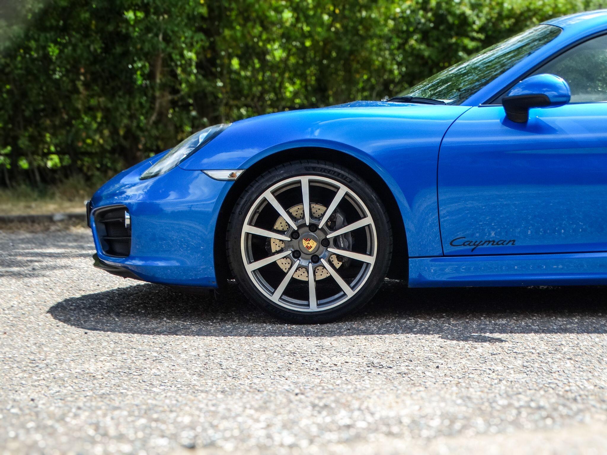 Porsche Cayman view 5