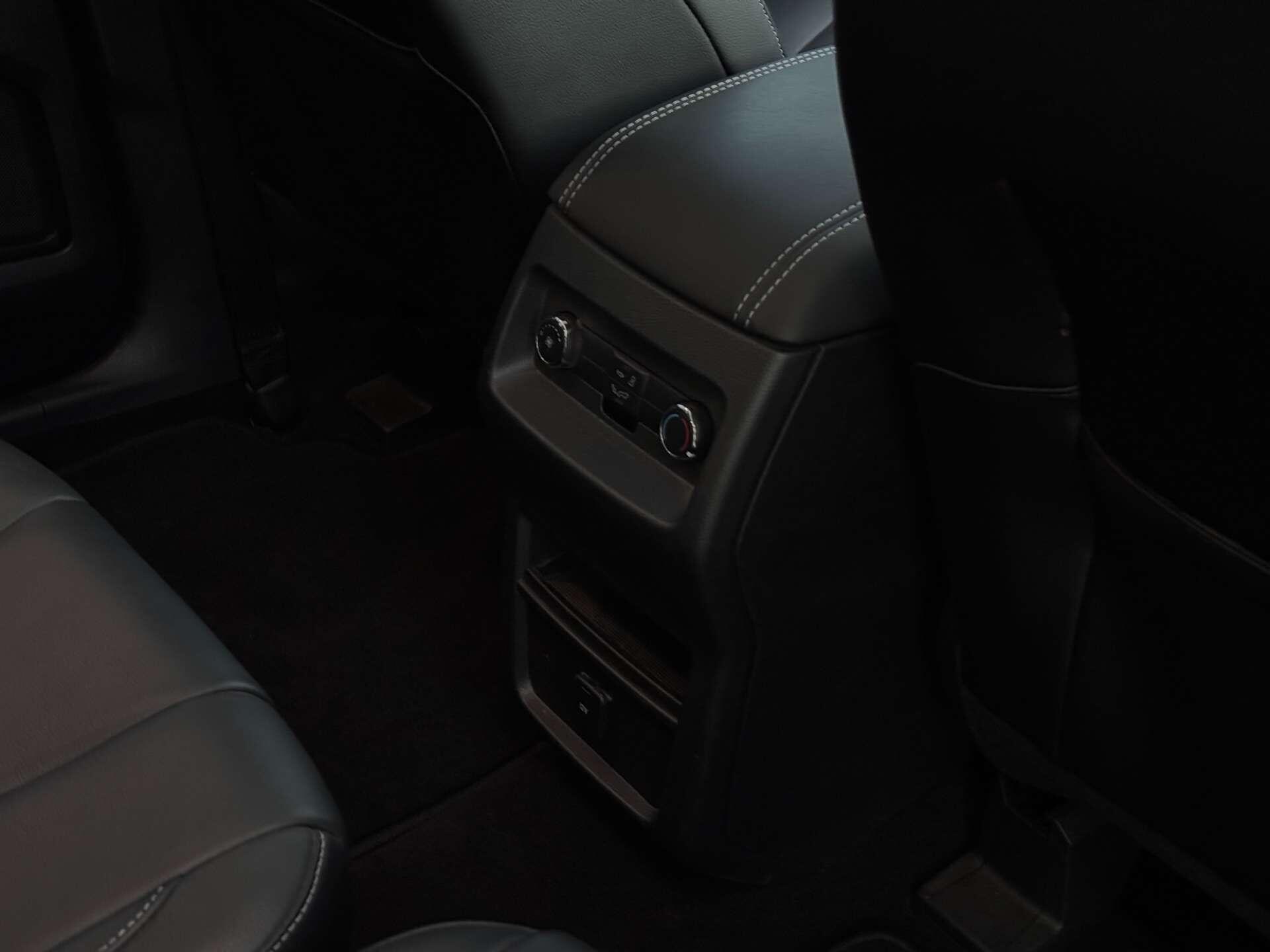 Ford S-Max view 24
