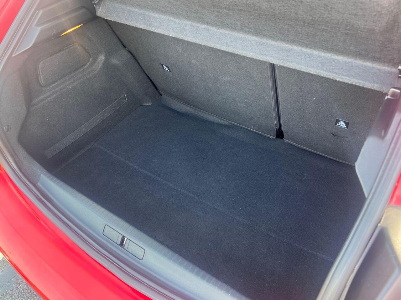 Peugeot 208 view 22