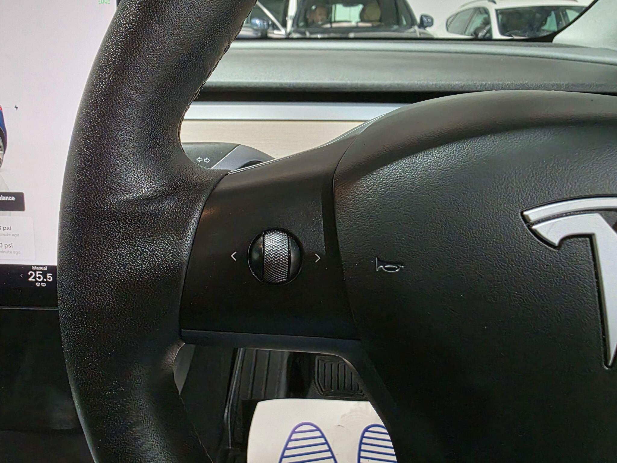 Tesla Model Y view 19