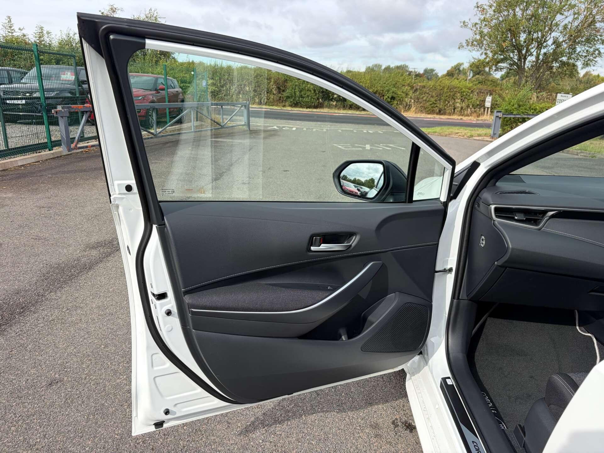 Toyota Corolla view 14