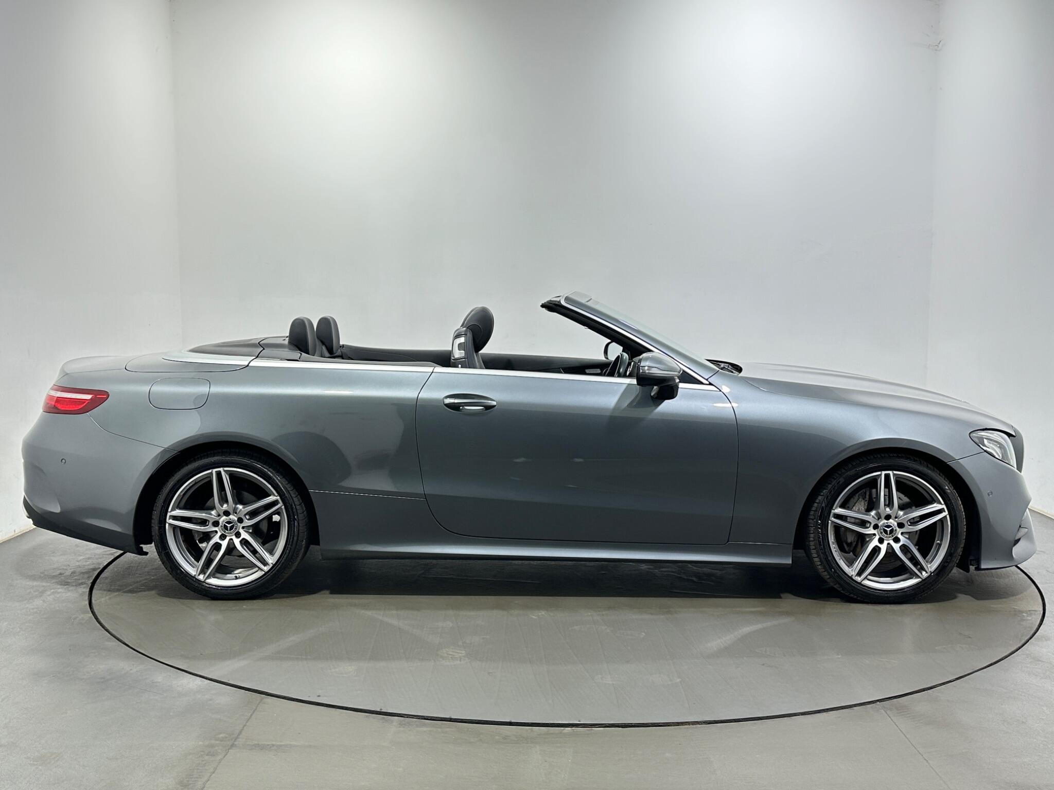 Mercedes-Benz E-Class view 9