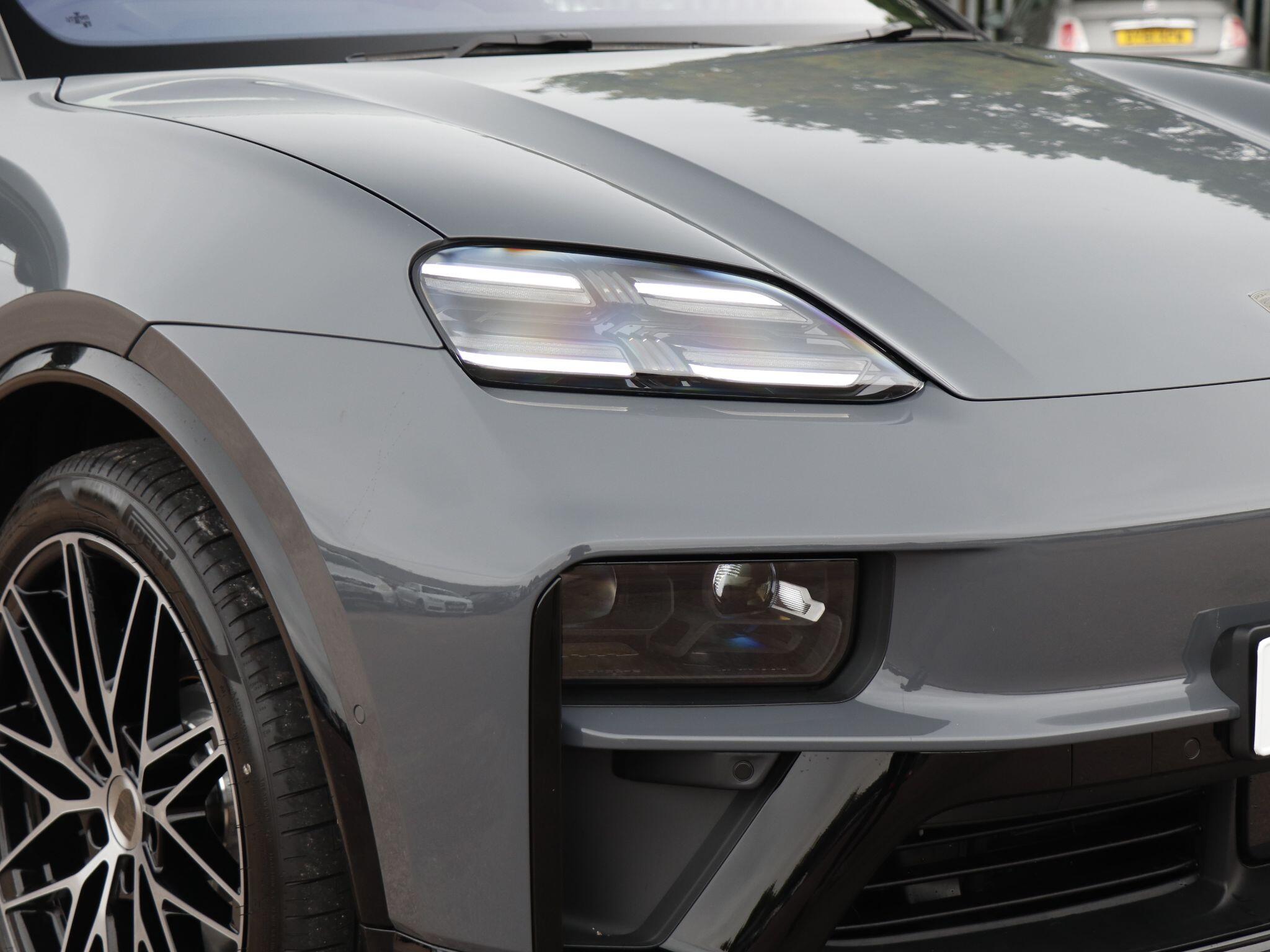Porsche Macan view 32