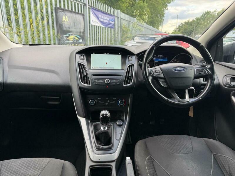 2017 Ford Focus image 28