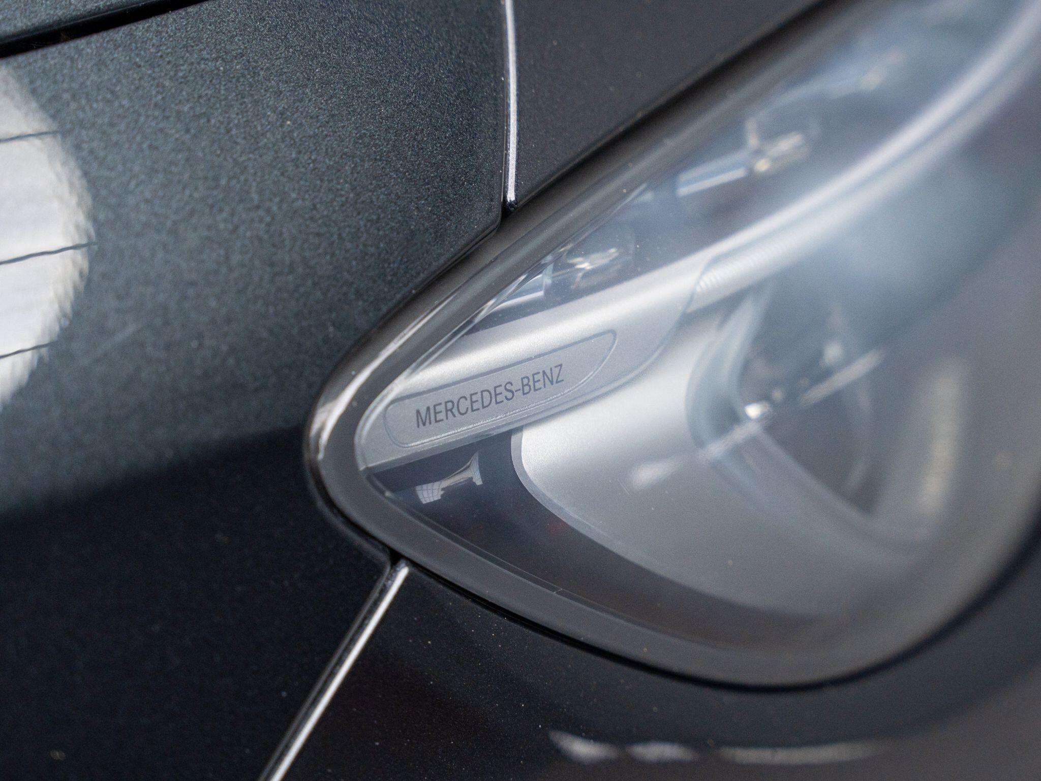 Mercedes-Benz S-Class view 22