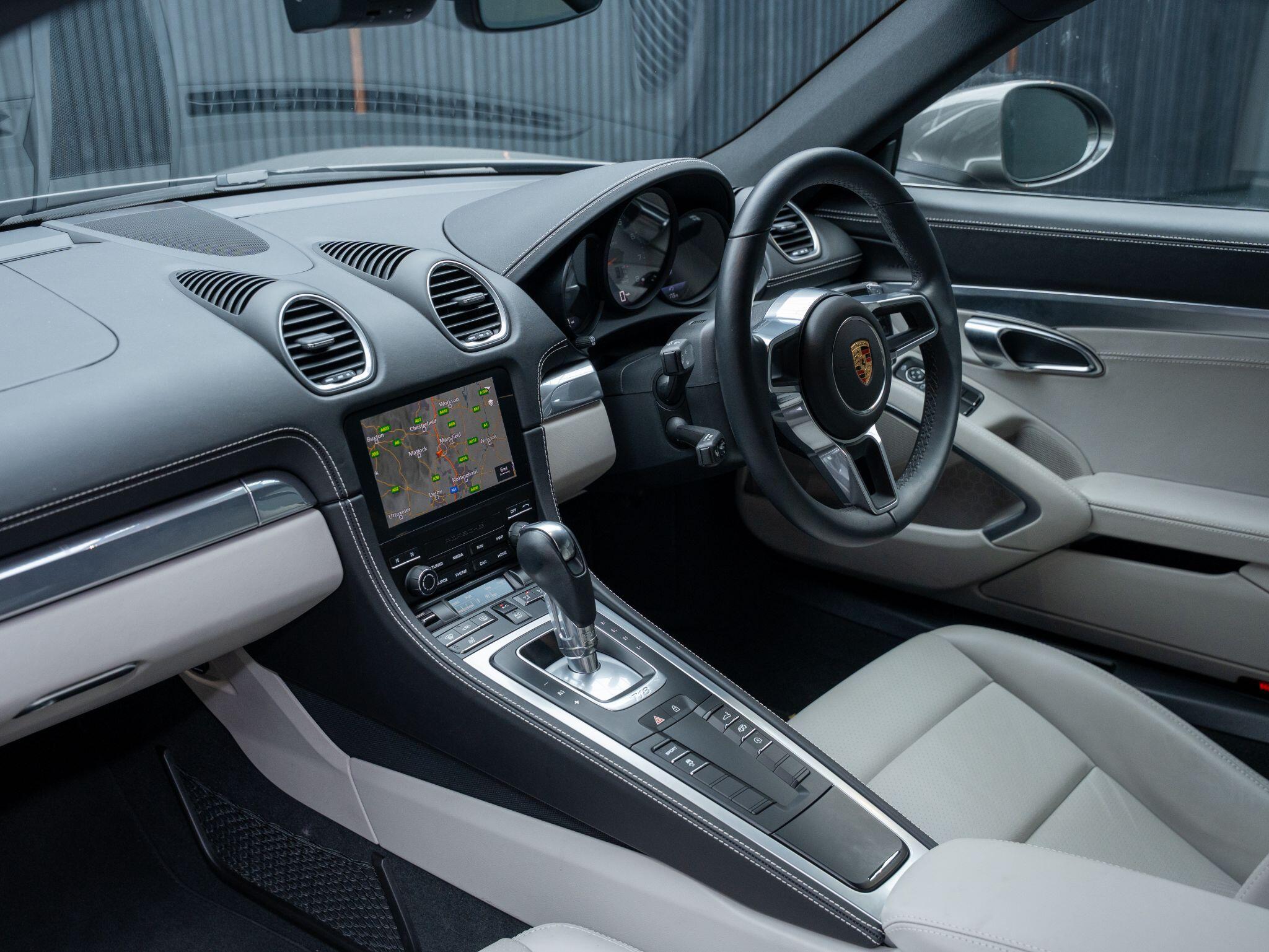 Porsche Cayman view 26