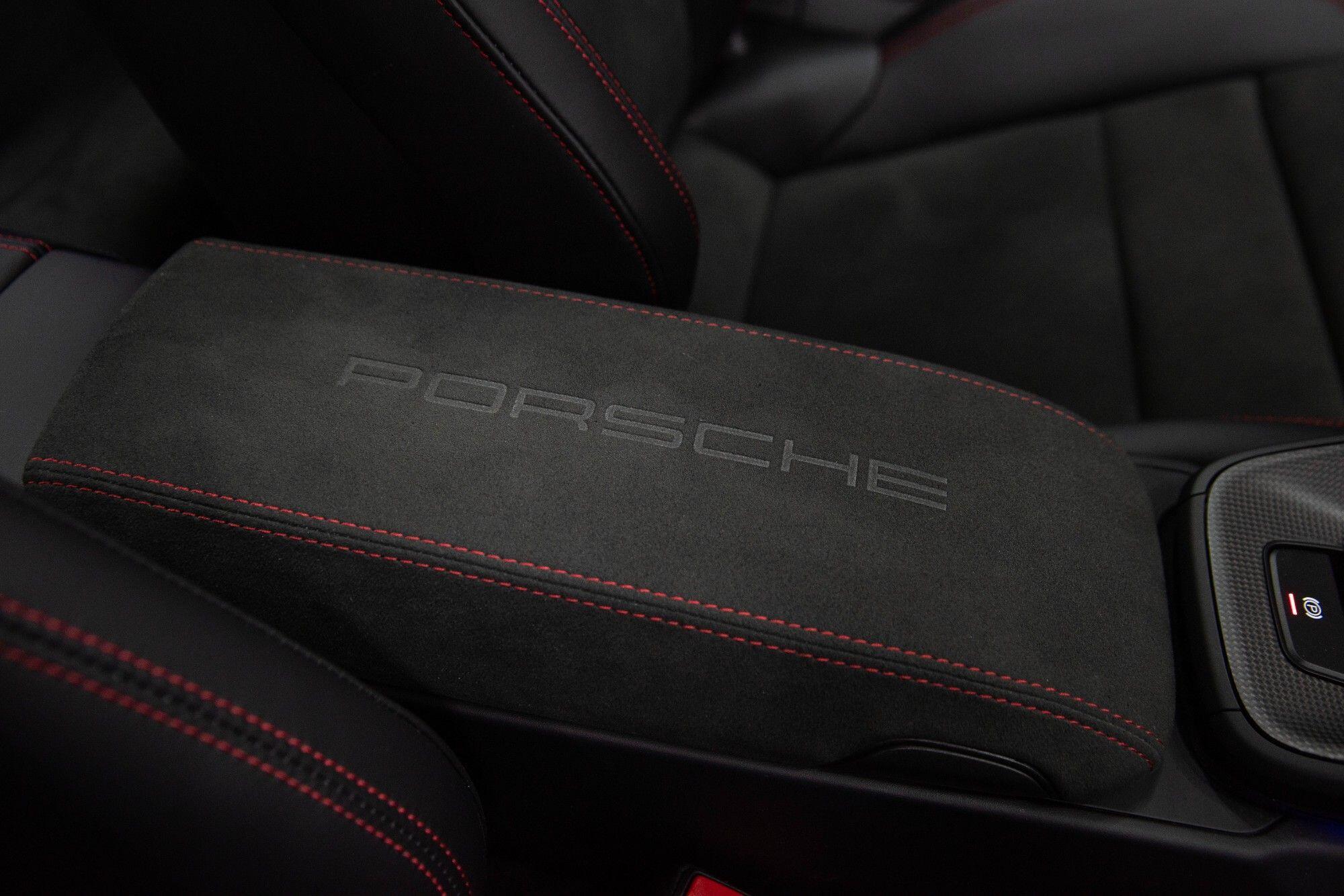 Porsche 911 view 42