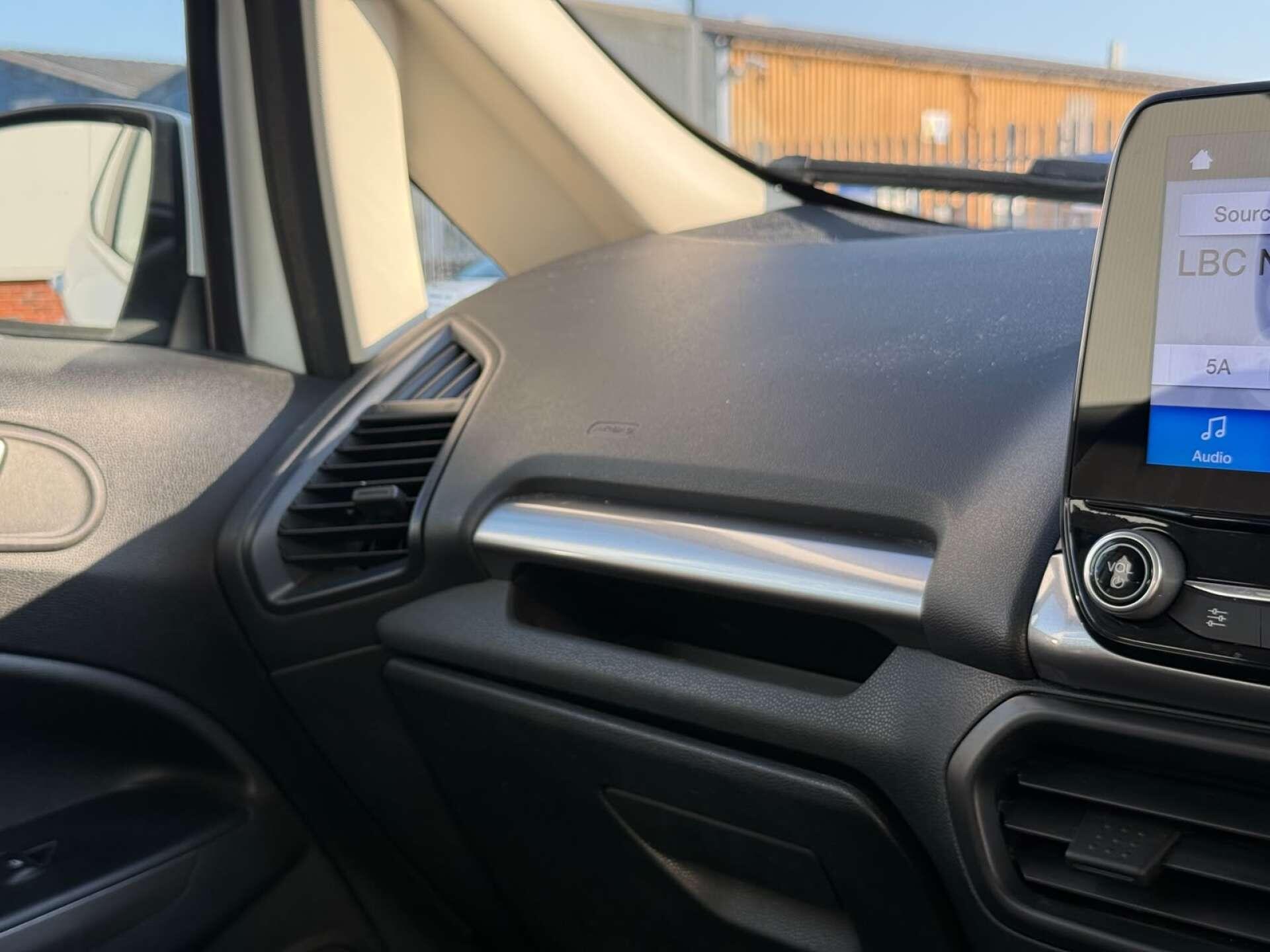 Ford Ecosport view 51