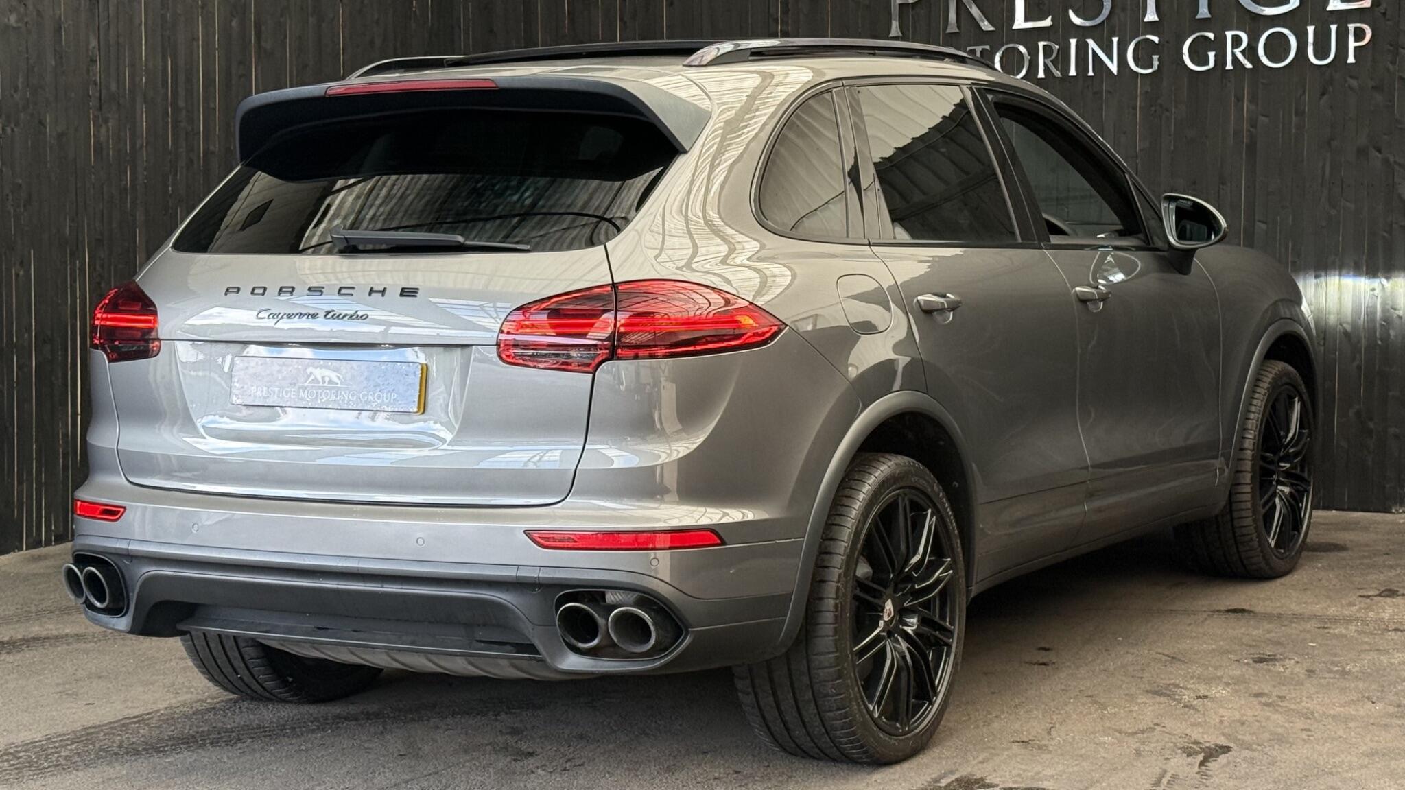 Porsche Cayenne view 15
