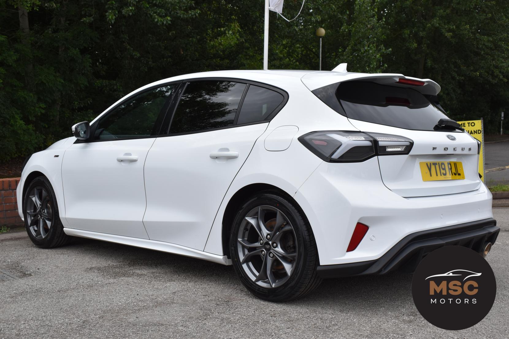 Ford Focus view 14