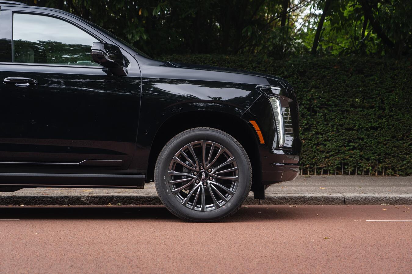 Cadillac Escalade view 14