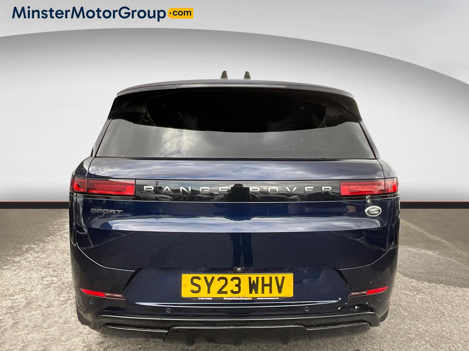 Land Rover Range Rover Sport view 3