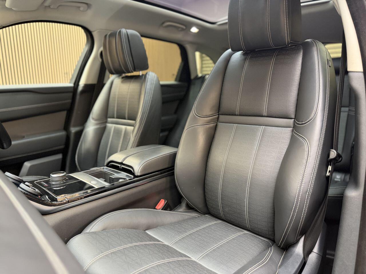 Land Rover Range Rover Velar view 23