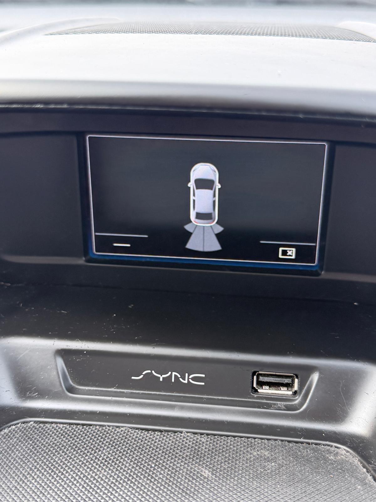 Ford Grand C-Max view 10