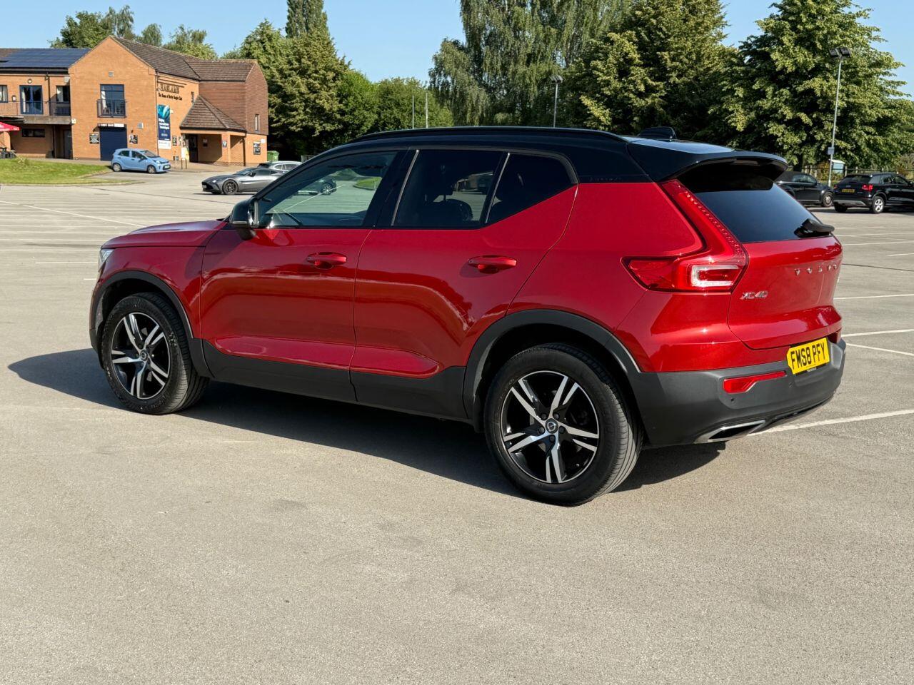 Volvo XC40 view 9